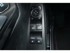 Ford Kuga 1.5 EcoBoost ST-Line X thumbnail 37