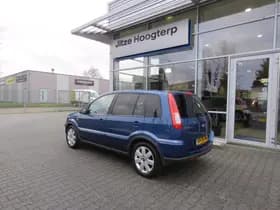 Ford Fusion 1.6-16V Futura thumbnail 2