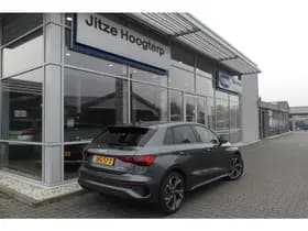 Audi A3 Sportback 45 TFSI e S edition Competition Daytonagrijs pareleffect thumbnail 2
