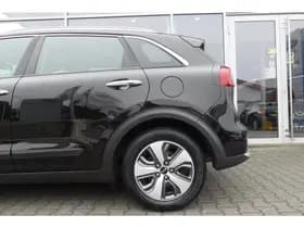 Kia Niro 1.6 GDi Hybrid ComfortLine Absolute Black Pearl (ABP) thumbnail 9