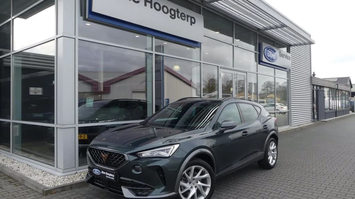 Cupra Formentor 1.4 TSI e-Hybrid Essential Camouflage green metallic (9S) — foto 1