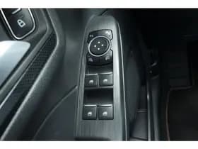 Ford Kuga thumbnail 37