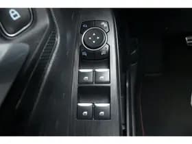 Ford Kuga 1.5 EcoBoost ST-Line X thumbnail 35