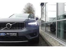 Volvo XC40 thumbnail 3