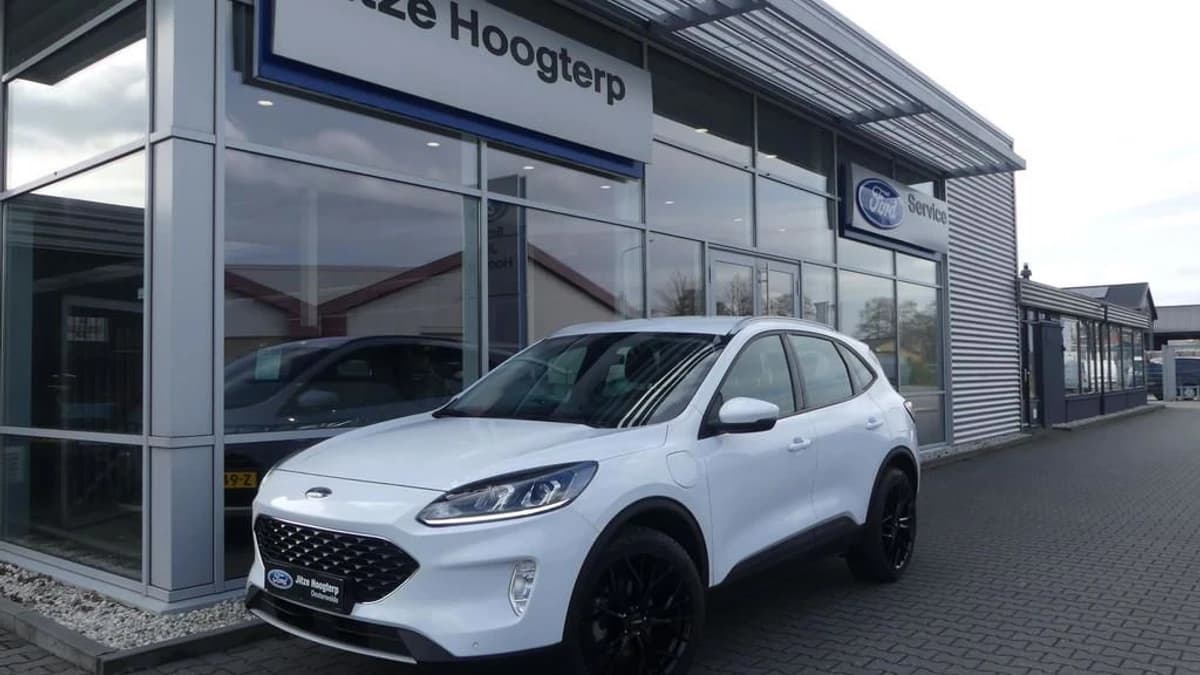Ford Kuga 2.5 PHEV Cool & Connect — foto 1