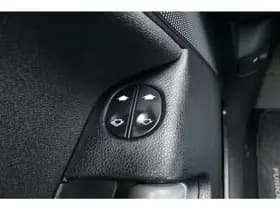 Ford Fusion 1.6-16V Futura thumbnail 26