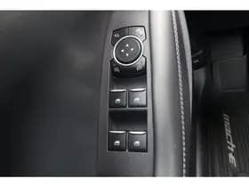 Ford Mustang thumbnail 38