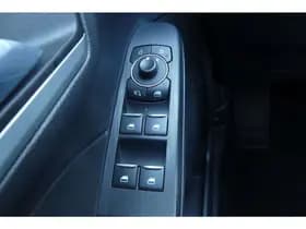 Ford Kuga thumbnail 33