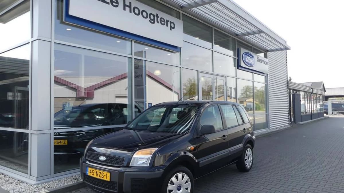 Ford Fusion — foto 1