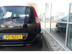 Ford Fusion thumbnail 4