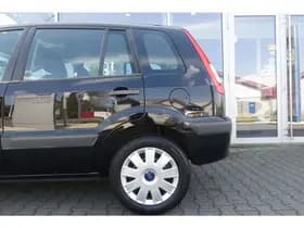 Ford Fusion thumbnail 9