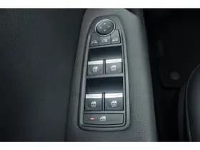 Renault Captur thumbnail 35