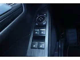 Ford Kuga thumbnail 35