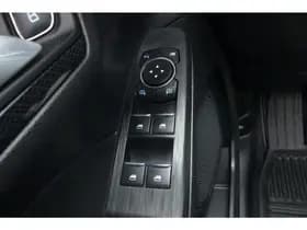 Ford Kuga thumbnail 38