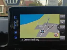 Toyota C-HR thumbnail 11