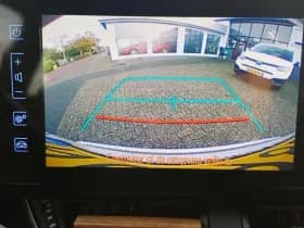 Toyota C-HR thumbnail 12