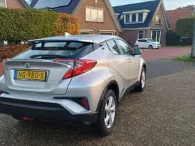 Toyota C-HR thumbnail 3