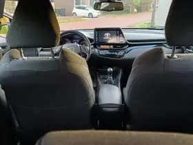 Toyota C-HR thumbnail 9
