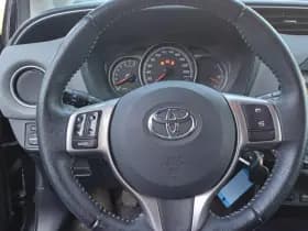 Toyota Yaris thumbnail 13