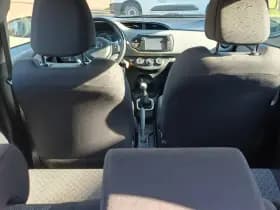 Toyota Yaris thumbnail 16