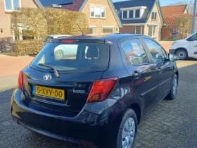 Toyota Yaris thumbnail 21