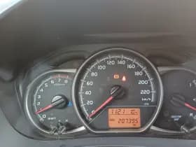 Toyota Yaris thumbnail 9