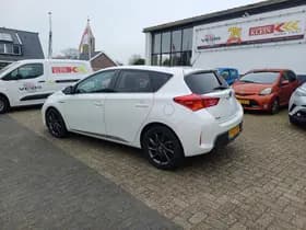 Toyota Auris thumbnail 4