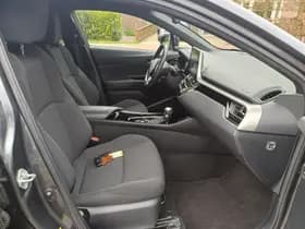 Toyota C-HR thumbnail 5