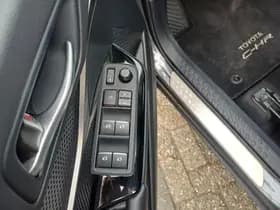 Toyota C-HR thumbnail 41