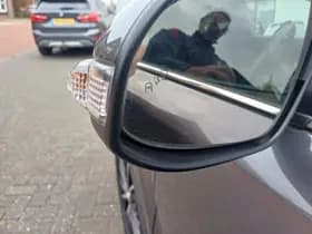 Toyota C-HR thumbnail 42