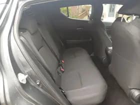 Toyota C-HR thumbnail 6