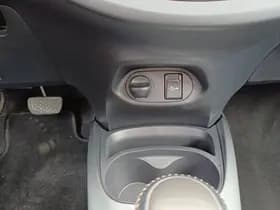 Toyota Yaris thumbnail 33