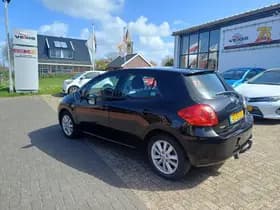 Toyota Auris thumbnail 4