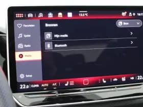 Volkswagen Golf 8.5 2.0 TSI 265pk GTI 360Camera Panoramadak Keyless Stoelverwarming Virtual Cockpit Navigatie thumbnail 32