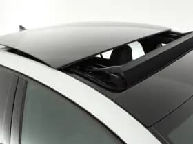 Volkswagen Golf 8.5 2.0 TSI 265pk GTI 360Camera Panoramadak Keyless Stoelverwarming Virtual Cockpit Navigatie thumbnail 6