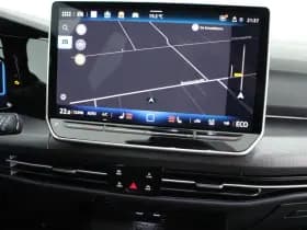 Volkswagen Golf 1.5 272pk eHybrid GTE Trekhaak 360Camera Head-Up Panoramadak Keyless Navigatie thumbnail 17