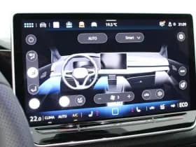 Volkswagen Golf 1.5 272pk eHybrid GTE Trekhaak 360Camera Head-Up Panoramadak Keyless Navigatie thumbnail 26