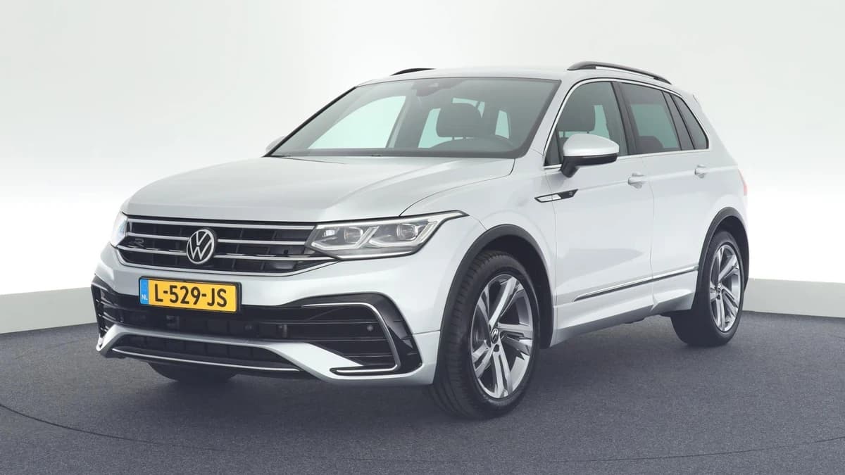 Volkswagen Tiguan 1.5 TSI 150pk DSG 2x R-Line Virtual Cockpit Navigatie — foto 1