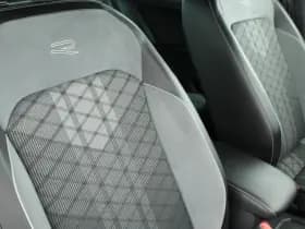 Volkswagen Tiguan 1.5 TSI 150pk DSG 2x R-Line Virtual Cockpit Navigatie thumbnail 34