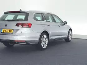 Volkswagen Passat Variant 1.5 TSI 150pk DSG Elegance Business + Camera Head-Up Virtual Cockpit Navigatie thumbnail 8