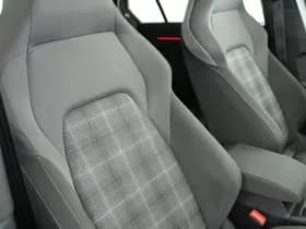 Volkswagen Golf 2.0 TDI 200pk DSG GTD Panoramadak Camera Virtual Cockpit Navigatie thumbnail 40