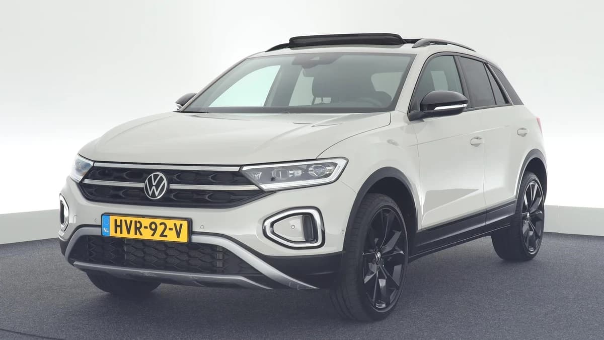 Volkswagen T-Roc 1.5 TSI 150pk DSG Style Camera Panoramadak IQ.Light Stoelverwarming Carplay — foto 1