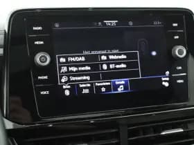 Volkswagen T-Roc 1.5 TSI 150pk DSG Style Camera Panoramadak IQ.Light Stoelverwarming Carplay thumbnail 30