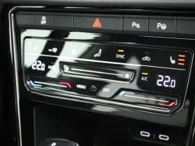 Volkswagen T-Roc 1.5 TSI 150pk DSG Style Camera Panoramadak IQ.Light Stoelverwarming Carplay thumbnail 34