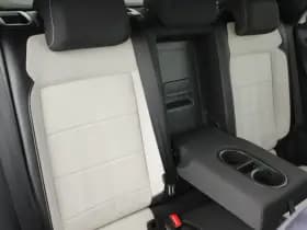 Volkswagen T-Roc 1.5 TSI 150pk DSG Style Camera Panoramadak IQ.Light Stoelverwarming Carplay thumbnail 37