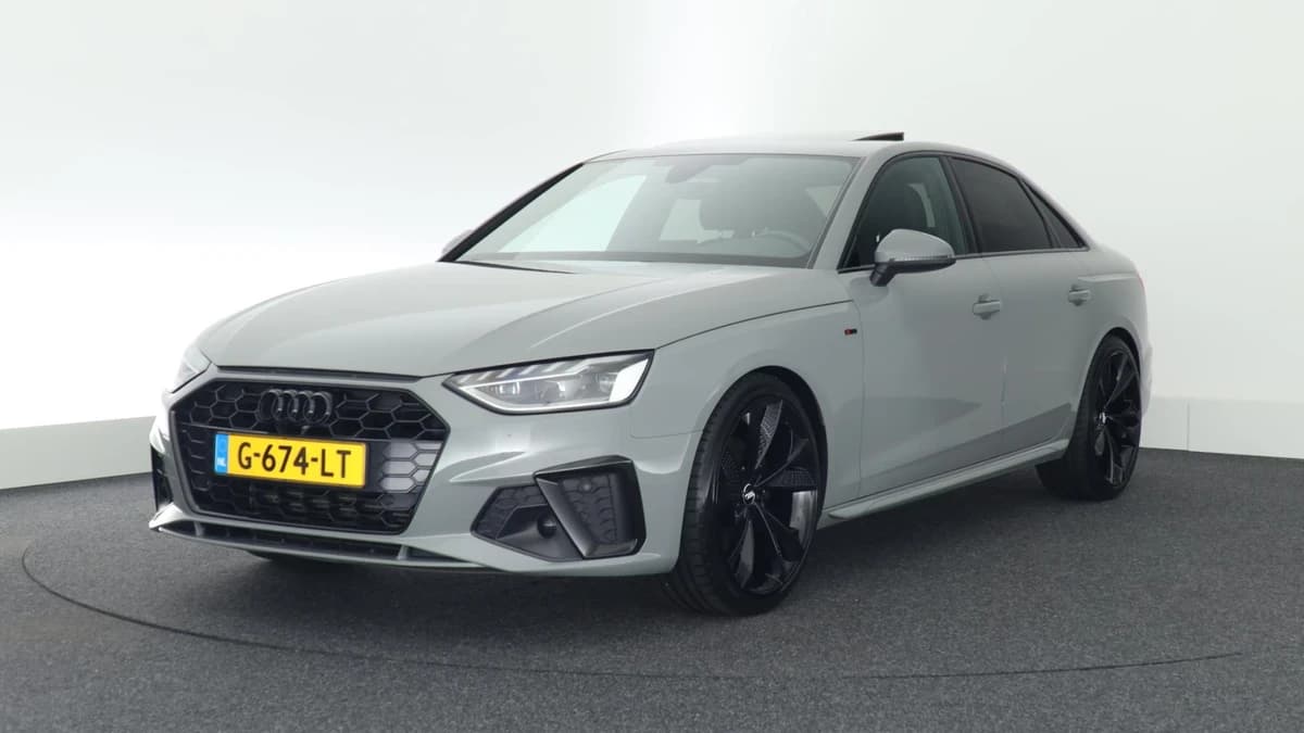 Audi A4 Limousine 35 TFSI 150pk 2x S-Line Black Edition Virtual Cockpit Schuifdak Navigatie Cruise Control Led — foto 1