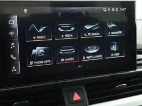 Audi A4 Limousine 35 TFSI 150pk 2x S-Line Black Edition Virtual Cockpit Schuifdak Navigatie Cruise Control Led thumbnail 25