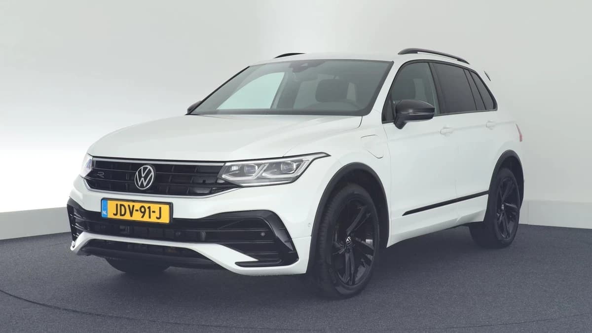 Volkswagen Tiguan 1.4 TSI 245pk eHybrid R-Line Business+ Black Style Trekhaak Camera Led Virtual Cockpit Navigatie — foto 1