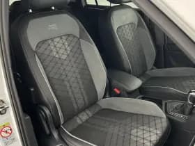 Volkswagen Tiguan 1.4 TSI 245pk eHybrid R-Line Business+ Black Style Trekhaak Camera Led Virtual Cockpit Navigatie thumbnail 2