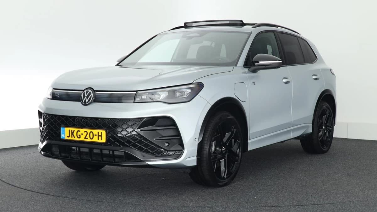 Volkswagen Tiguan 1.5 204pk eHybrid R-Line Edition Black Style Trekhaak 360Camera Memory Leder Head-Up harman/kardon Keyless Virtual Cockpit Navigatie — foto 1